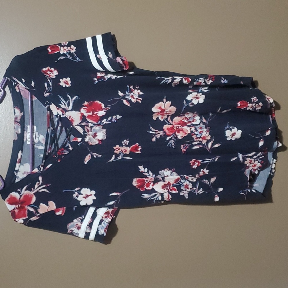 Black floral print shirt